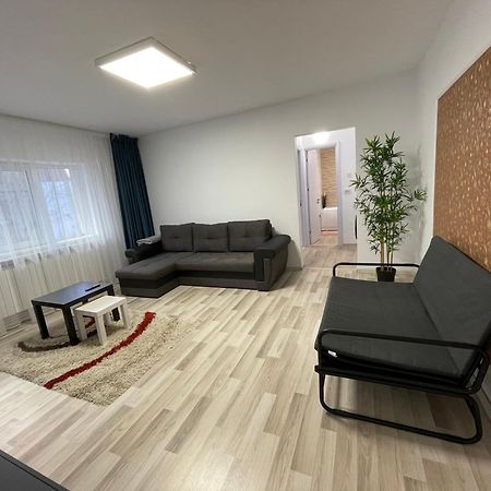 Grove Apartment Buzau Exterior foto